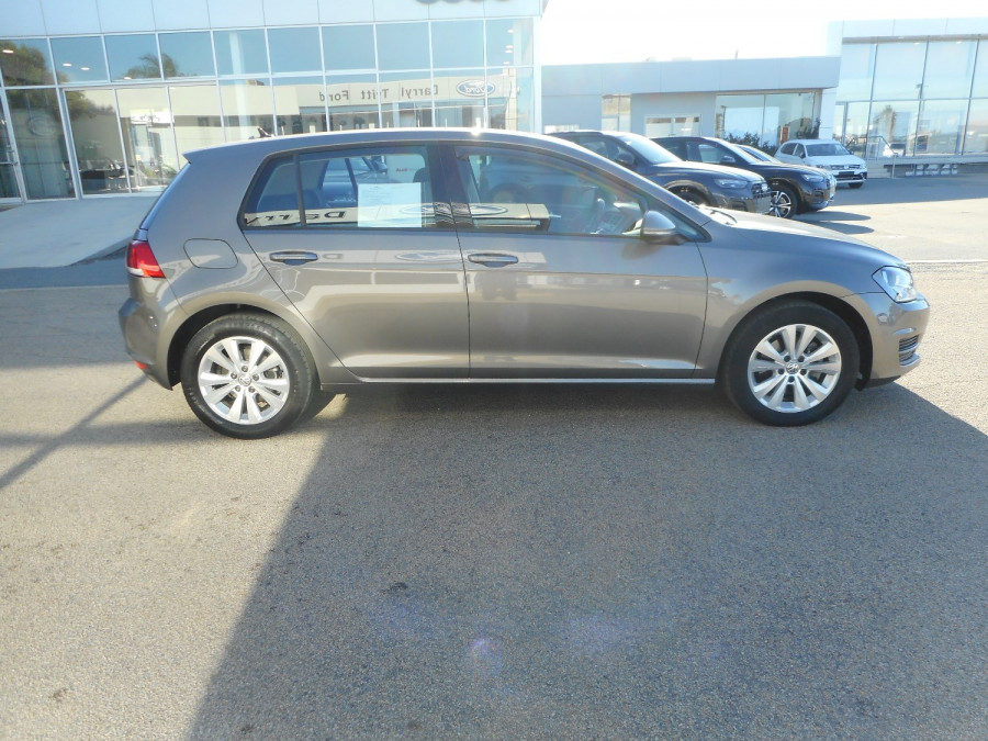 2017 Volkswagen Golf Hatchback Image 1