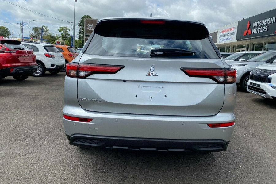 2024 Mitsubishi Outlander ZM ES SUV