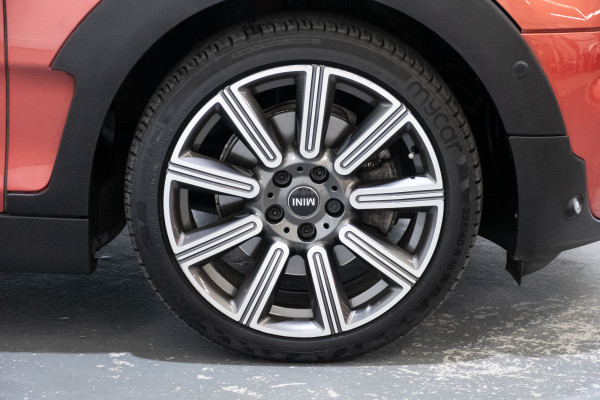 2021 MINI Clubman Cooper S MINI Yours SUV Image 6