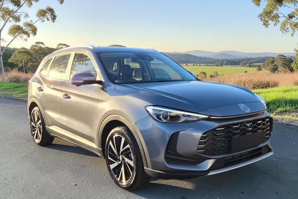 2025 MY25.5 MG ZS ZS32 Essence Hybrid+ SUV Image 1