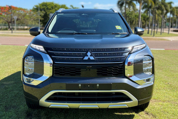 2024 Mitsubishi Outlander ZM LS SUV