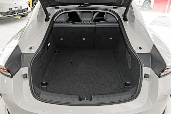 2025 MG IM5 P12L Premium Hatch Image 19
