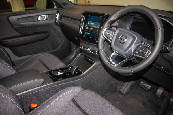 2024 Volvo C40  Recharge SUV Image 6
