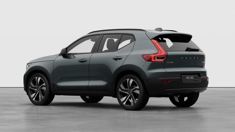 2026 Volvo XC40 XZ Ultra B4 Dark SUV Image 3