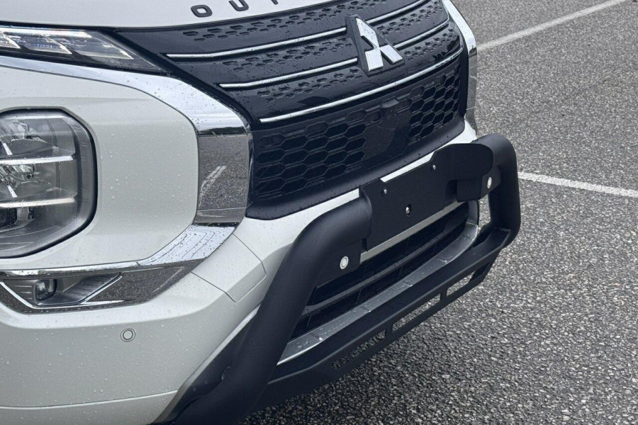2024 Mitsubishi Outlander ZM Exceed SUV Image 9