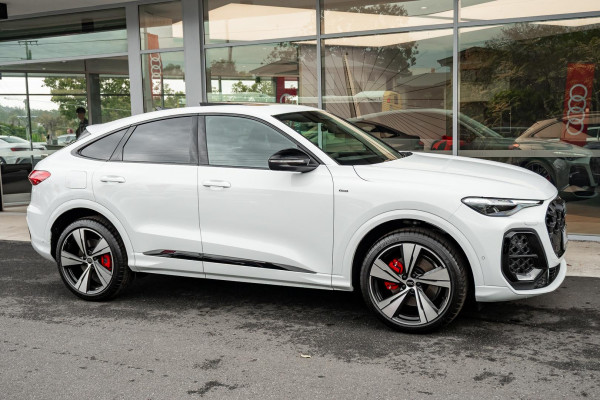 2026 Audi Q5 e-hybrid 270kW SUV image 3