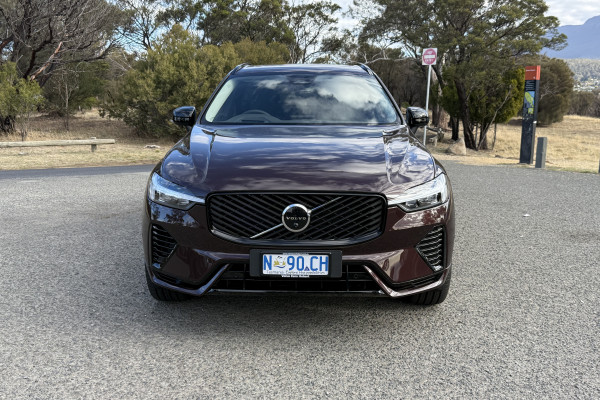 2025 MY26 Volvo XC60 UZ Plus T8 Plug-in Hybrid Dark SUV Image 2
