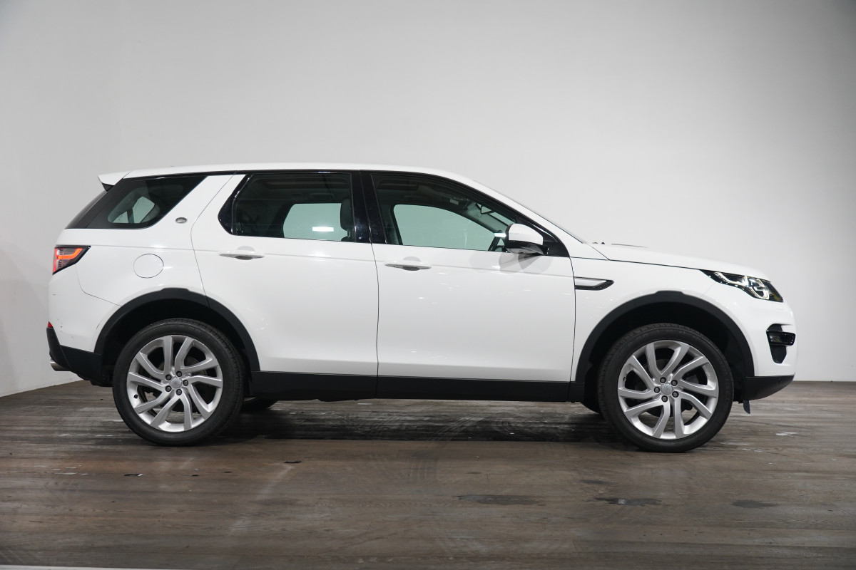 2017 Land Rover Discovery Sport Sport Td4 150 Hse 7 Seat SUV Image 4