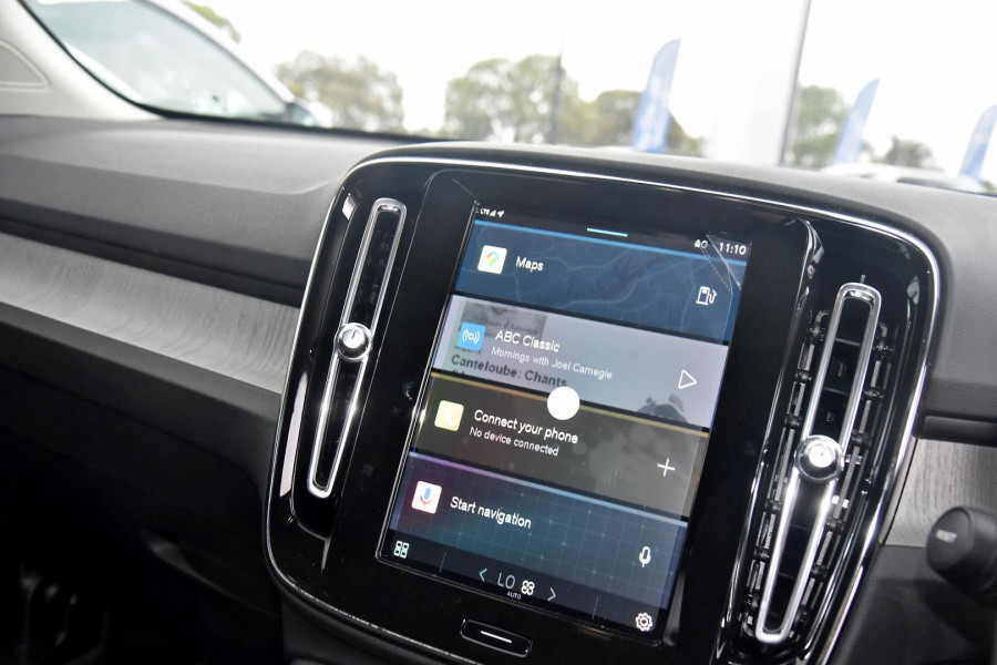 2024 MY25 Volvo XC40  Plus B4 SUV Image 20