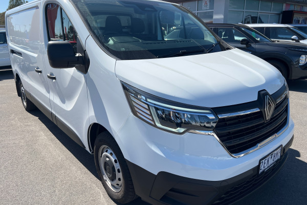 2025 Renault Trafic X82 Pro Van Image 3