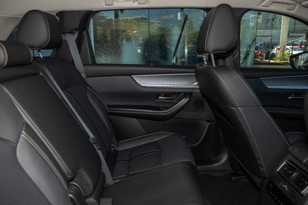 2025 Mazda CX-80 KL P50e GT SUV Image 9