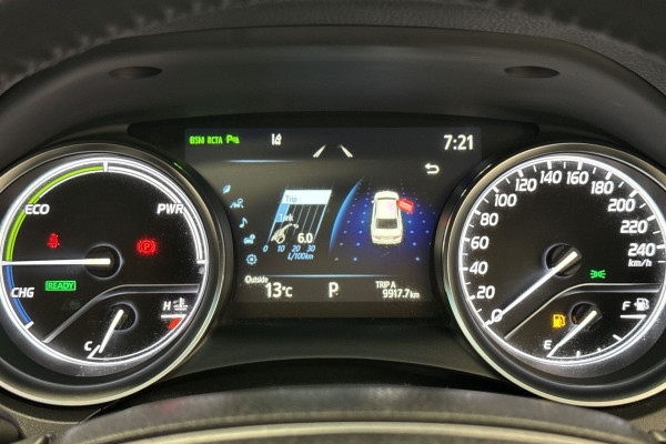 2020 Toyota Camry AXVH70R SL Hybrid Sedan Image 5