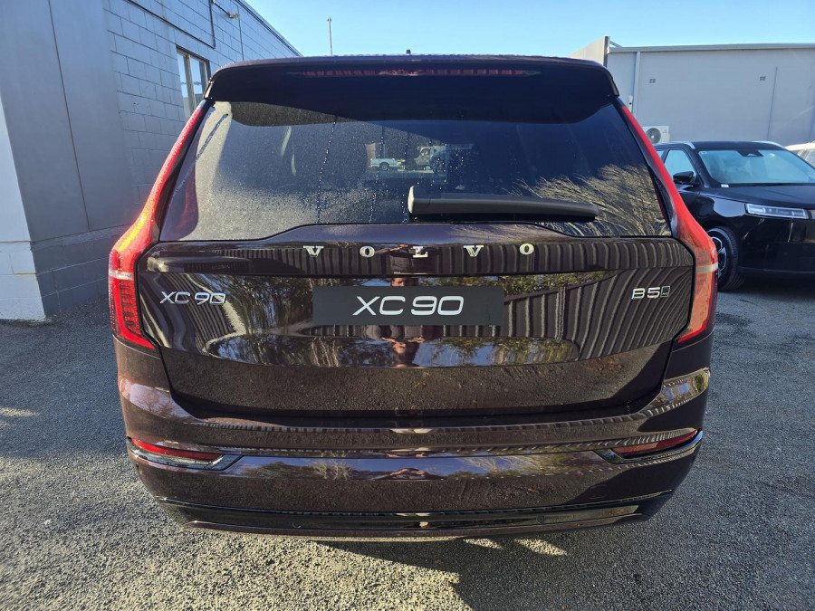 2026 Volvo XC90 L Series Ultra B5 Dark SUV Image 8