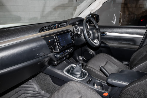 2022 Toyota HiLux GUN126R SR5 Ute image 8