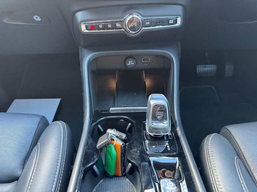 2020 Volvo XC40 XZ T4 Inscription SUV Image 14