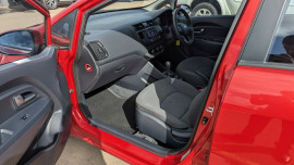 2012 MY13 Kia Rio UB S Hatch image 17
