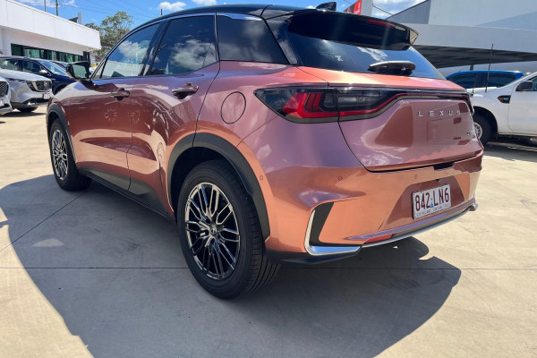 2024 Lexus LBX MAYH10R Sports Luxury SUV Image 5