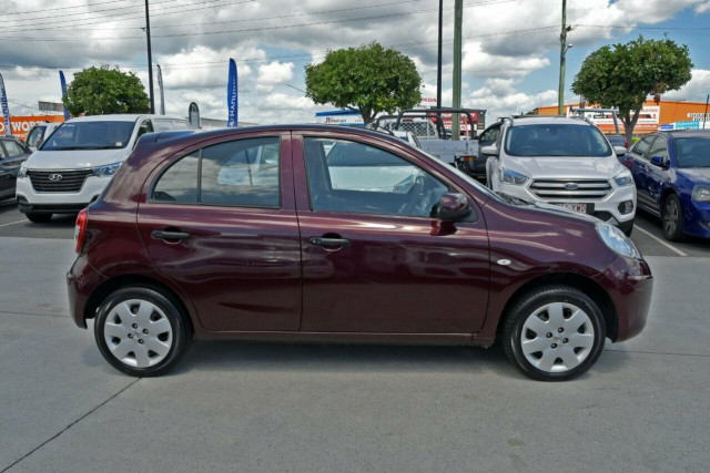 2011 Nissan Micra ST-L 9 of 19