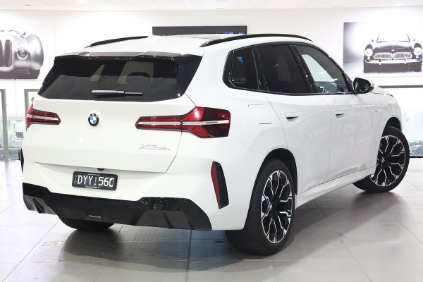 2025 BMW X3 G45 30e xDrive SUV image 4