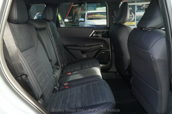 2026 Mitsubishi Outlander ZM Black Edition SUV Image 7