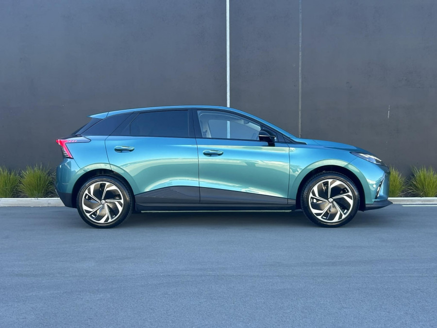 2026 MG MG4 AH4E Essence 64 Hatch Image 2