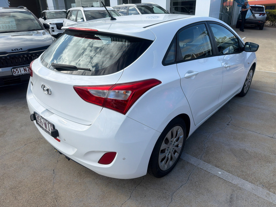 2015 MY16 Hyundai i30 GD3 Series II Active Hatch Image 2