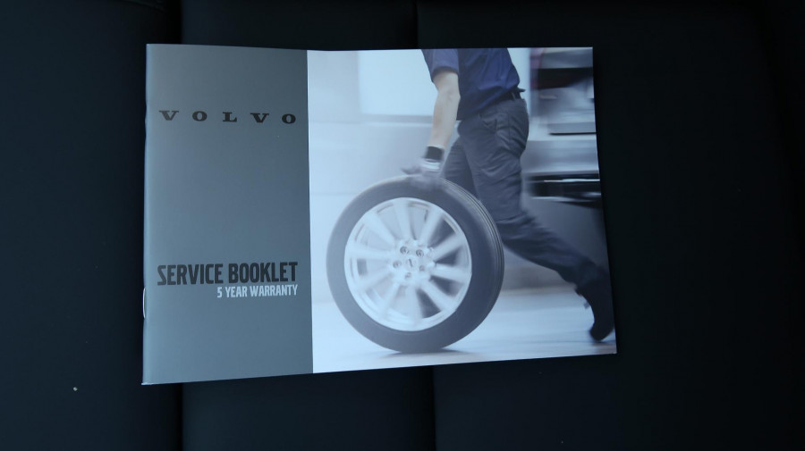 2025 MY26 Volvo XC60 UZ Plus T8 Plug-in Hybrid Dark SUV Image 7