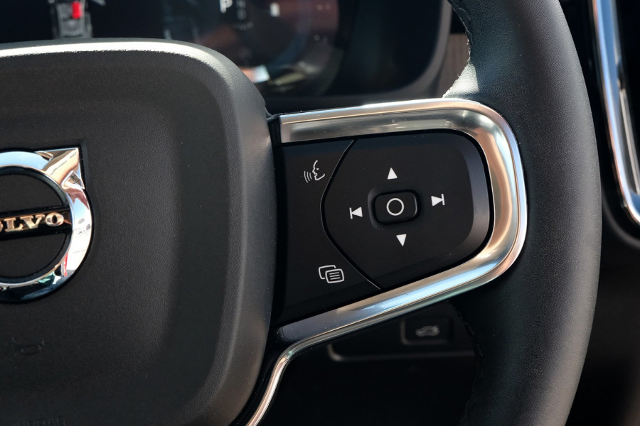 2022 MY23 Volvo XC40 XZ Plus B4 SUV Image 12
