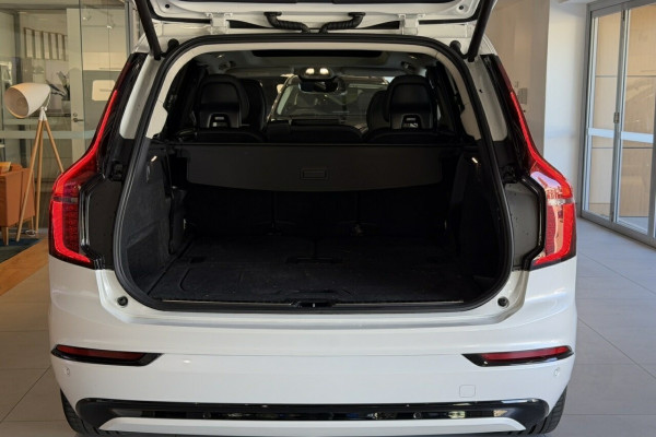 2025 Volvo XC90 L Series Ultra T8 Plug-In Hybrid SUV Image 7