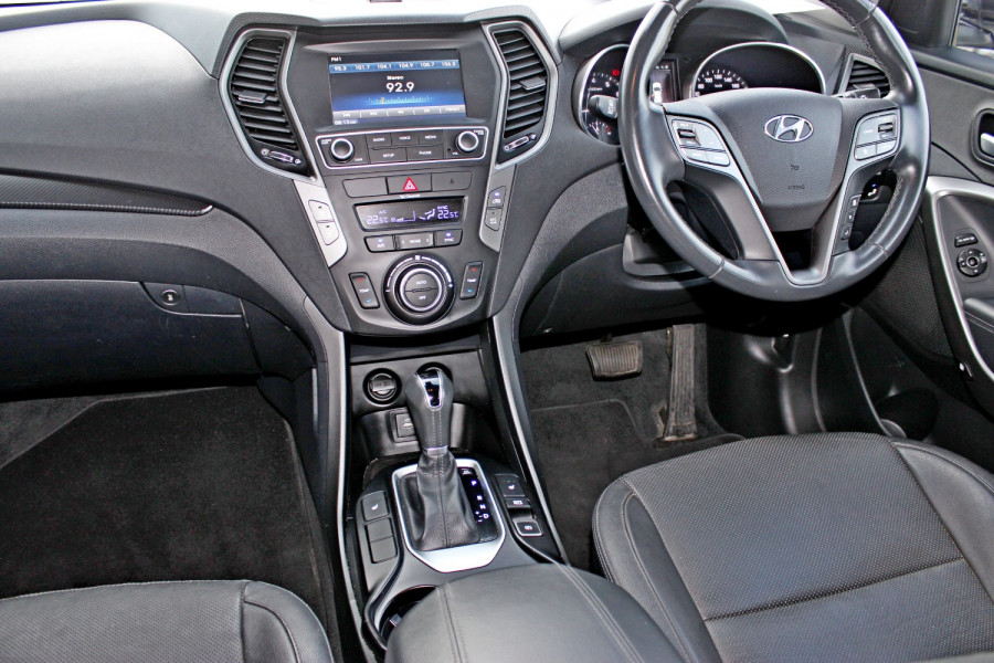 2018 Hyundai Santa Fe DM5 Series II Active X SUV Image 11
