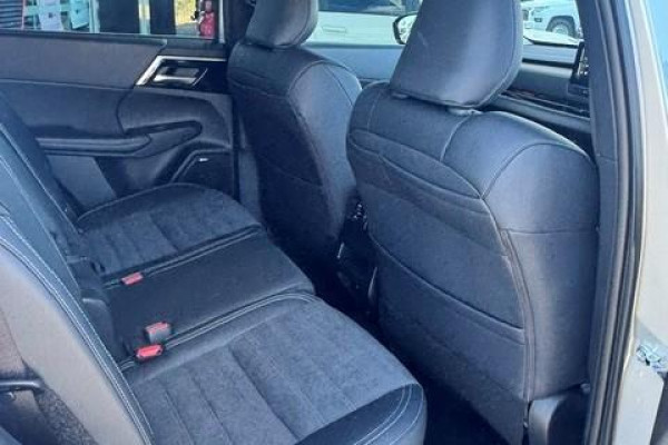 2025 Mitsubishi Outlander ZM Aspire SUV Image 9