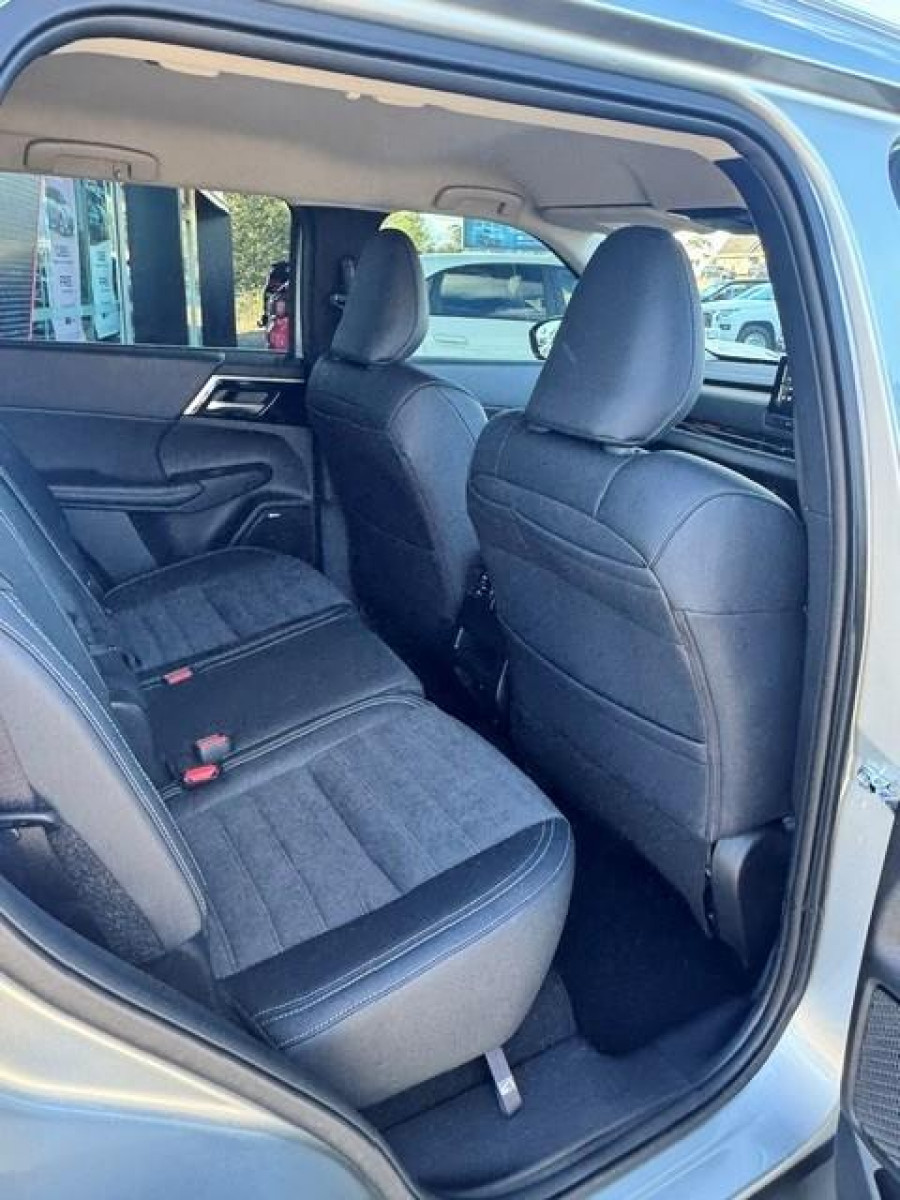 2025 Mitsubishi Outlander ZM Aspire SUV Image 9