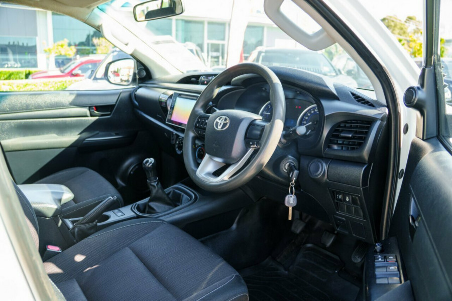 2018 Toyota HiLux  SR Double Cab Pick Up Image 13