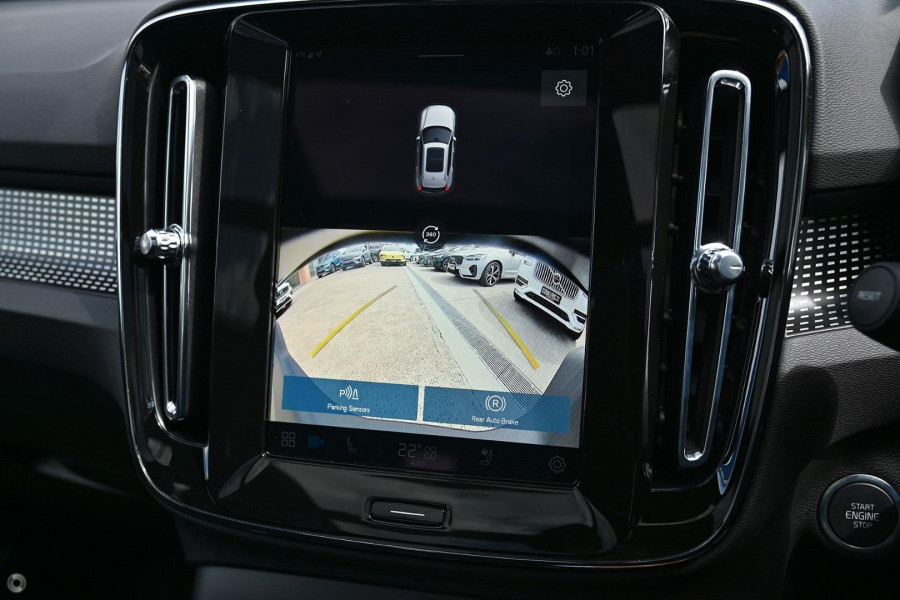 2024 MY25 Volvo XC40 XZ Black Edition SUV Image 8