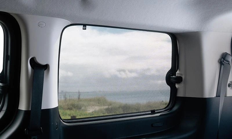 Window shades - 3rd row