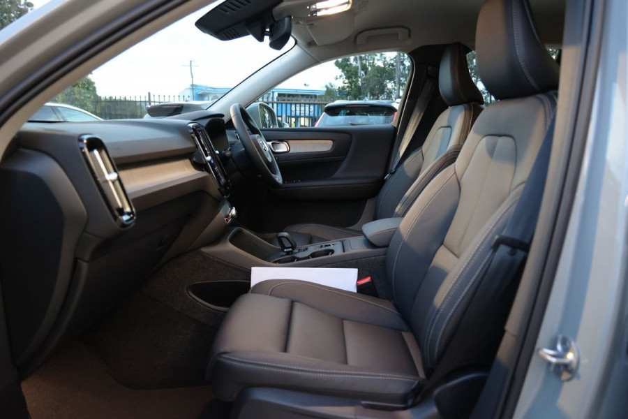 2026 Volvo XC40 XZ Plus B4 SUV Image 28