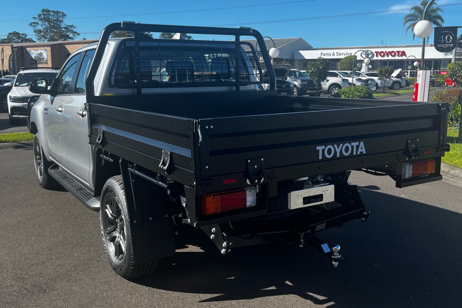2025 MY24 Toyota HiLux GUN126R SR 48V Cab Chassis Image 12