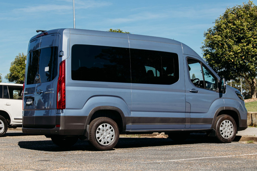 2024 LDV Deliver 9  11-Seat Bus Image 12