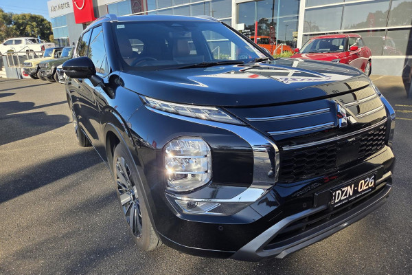 2025 Mitsubishi Outlander ZM Exceed Tourer SUV Image 2