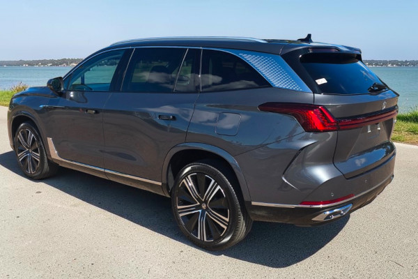 2025 MG QS IS31 Essence SUV Image 3