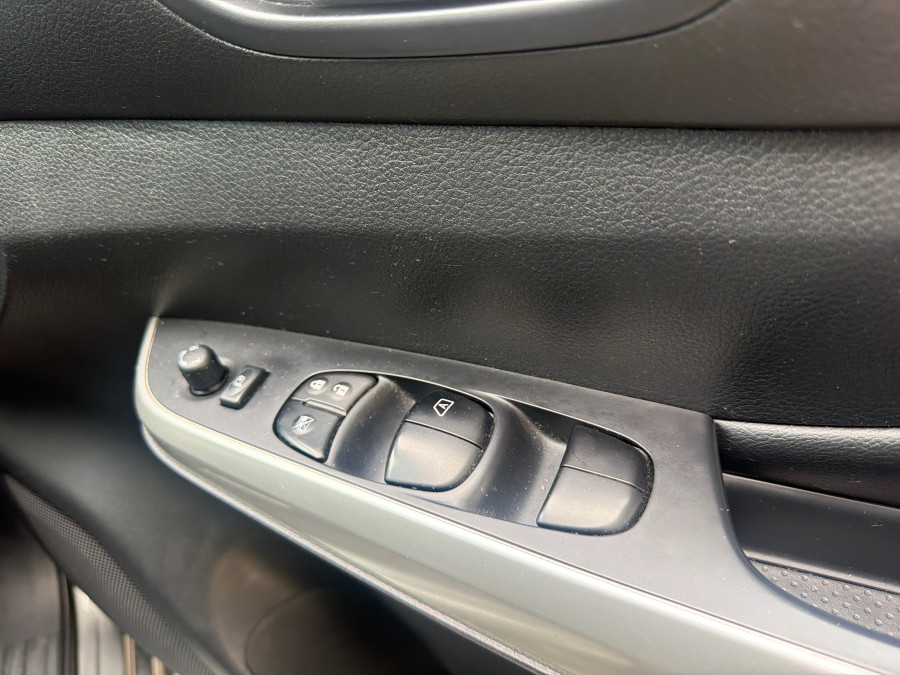2018 Nissan Navara D23 Series 3 ST-X King Cab Pickup Image 23