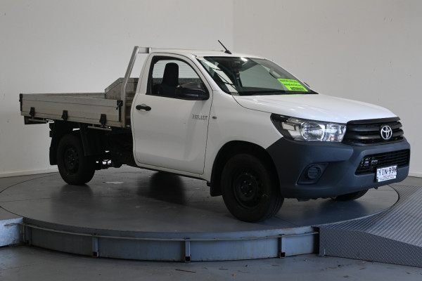 2018 Toyota HiLux 1Y20170DY workmate Cab Chassis Image 3