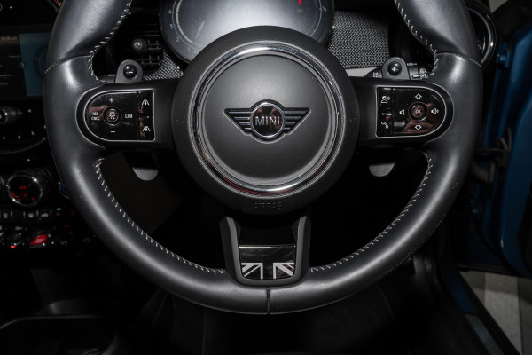 2021 MINI Cooper F55 LCI S Classic Hatch image 11