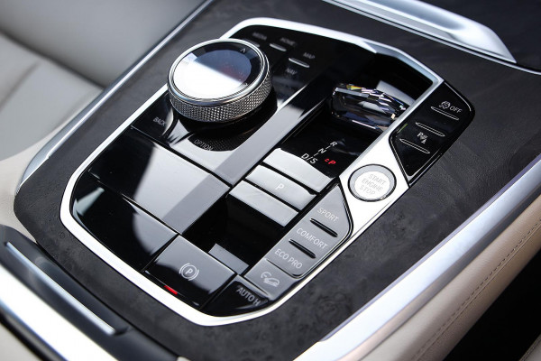 2026 BMW X5 G05 LCI xDrive30d M Sport SUV image 18