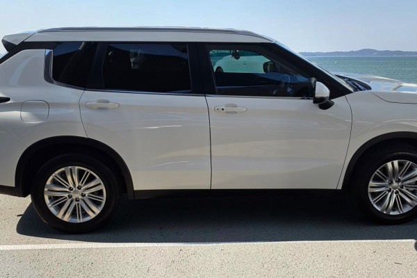 2024 Mitsubishi Outlander ZM LS SUV Image 8