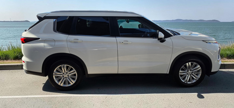 2024 Mitsubishi Outlander ZM LS SUV Image 8
