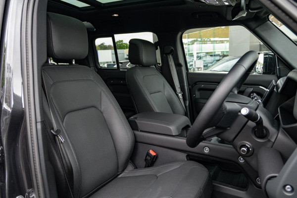 2026 Land Rover Defender L663 110 D350 X-Dynamic SE SUV image 21