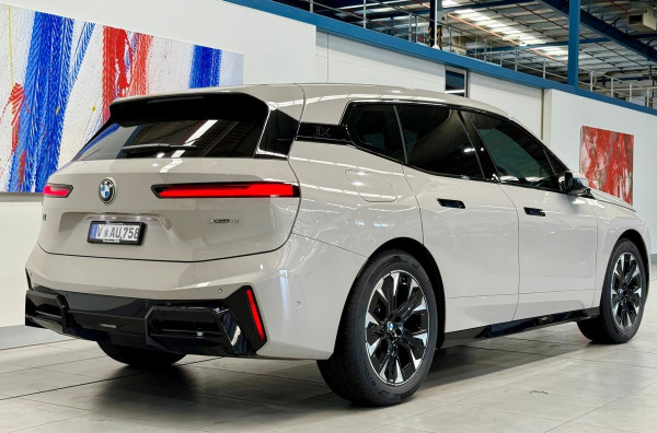 2026 MY25 BMW iX I20 xDrive45 M Sport SUV image 5