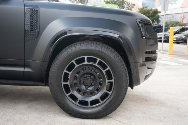 2026 Land Rover Defender L663 110 P635 OCTA Black SUV image 24