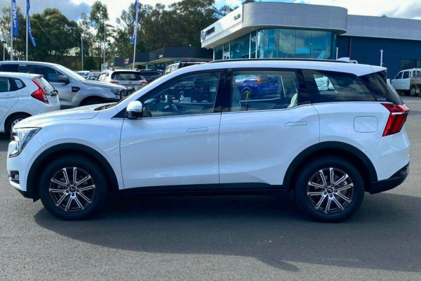 2023 Mahindra XUV700 AX7L Wagon